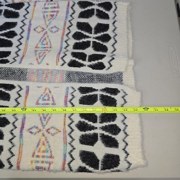 Kamana Cardigan Sweater Womens Large White Black Geometric Long Line Knit Cozy - Picture 8 of 10